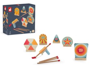 Stanowisko strzeleckie - drewniana kusza i tarcze Janod