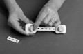 wielofunkcyjne-zabezpieczenie-twist-n-lock-do-szafek-lodowek-toalety_wm_6870_20169_5.jpg