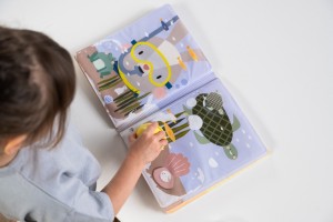 Taf Toys Magiczna Książeczka Wodna A KUKU z Pieczątką – Kreatywna Zabawa bez Bałaganu