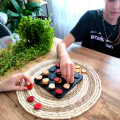 3421271385813 Gigamic Qawale Mini IUVI Games – drewniana gra logiczna kompaktowa 1.png