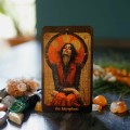 4250375110309 Karty Tarot Amber Moon Tarot 2.jpg